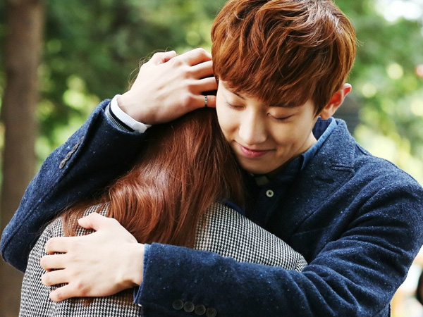 Wow, Chanyeol EXO Janjikan Free Hug Pada Pemirsa 'Law of The Jungle'?