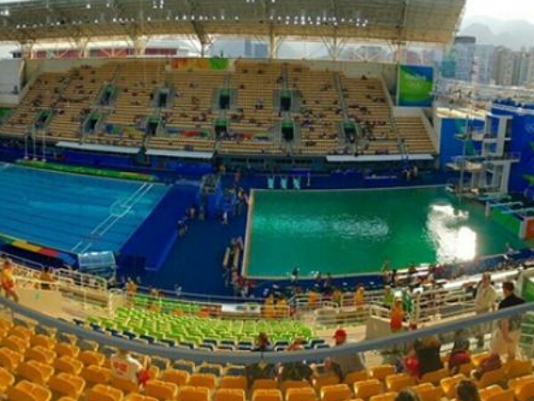 Heboh, Mendadak Air Kolam Selam Olimpiade Rio Berubah Jadi Hijau!