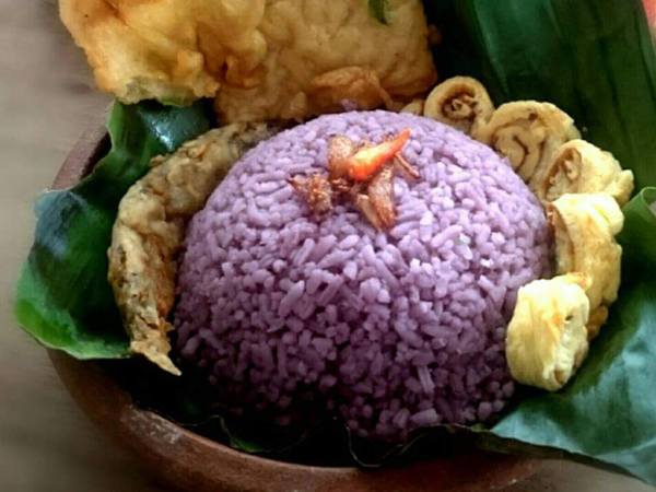 Mudahnya Meracik Nasi Uduk Unik Warna Ungu, Bagaimana Resepnya?