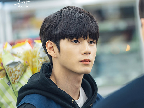 Ong Seongwoo Melesat Jadi Aktor Drama Paling Diperbincangkan Minggu Ini