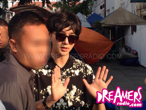 Yesung Super Junior Sapa Para ELF Usai Pemotretan di Kota Tua