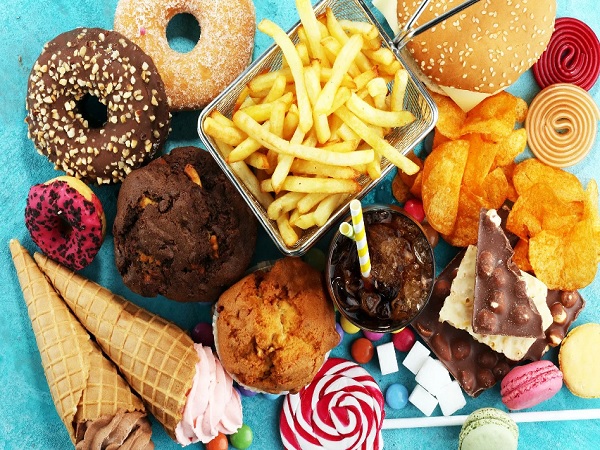 Deretan Makanan yang Sebabkan Jerawat Membandel