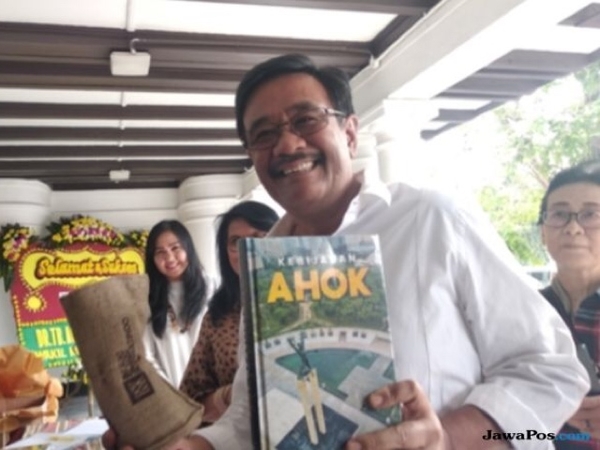 Ungkapan Hati Djarot Saat Hadiri Peluncuran Buku 'Kebijakan Ahok' yang Ditulis Langsung dari Penjara