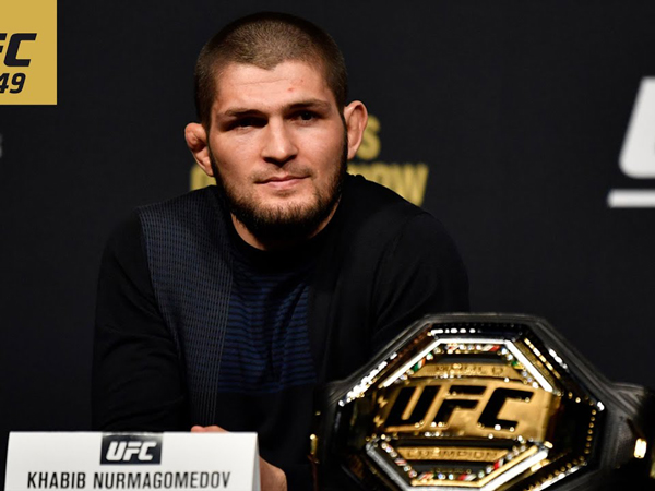 Pensiun Demi Ibu, Begini Perjalanan Karier Pegulat Muslim Khabib Nurmagomedov