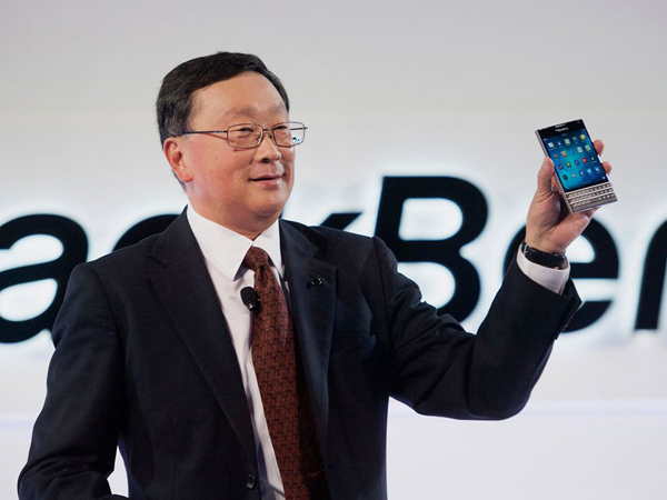 Wah, Blackberry Siap Bagikan Uang Hingga Rp, 6 Juta untuk Pengguna iPhone!