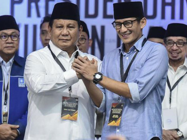 Beredar Kertas yang Berisi Daftar Nama Timses Prabowo-Sandiga di Sebuah Mobil