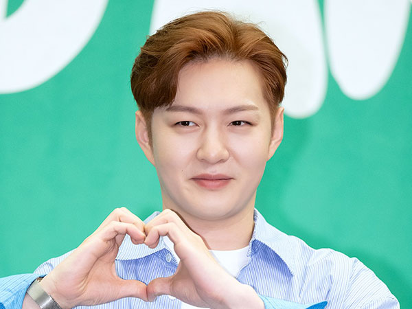 Changsub BTOB Tanda Tangani Kontrak dengan Fantagio