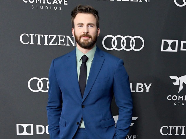 Chris Evans Dinobatkan Jadi Pria Terseksi 2022