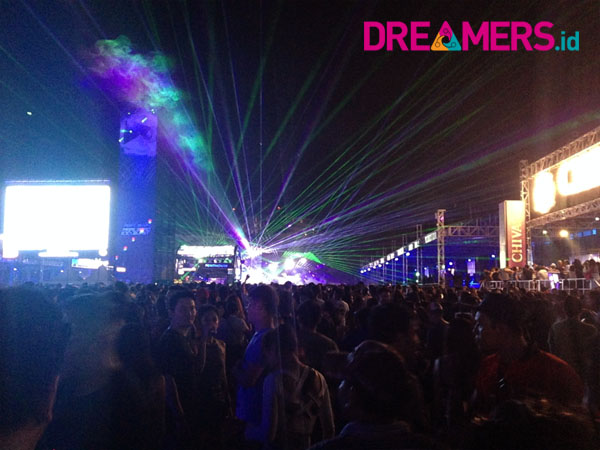 Jack Ü dan Major Lazer Sukses Guncang Hari Pertama Djakarta Warehouse Project 2015!