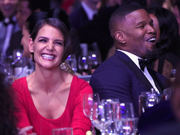 Katie Holmes dan Jamie Foxx Pamer Kemesraan di Grammy Awards 2018