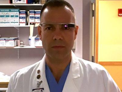 Wow, Dokter Gunakan Google Glass Saat Operasi