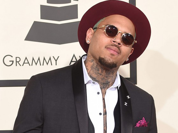 Punya Banyak Catatan Kriminal, Chris Brown Dilarang Tampil di Kanada!