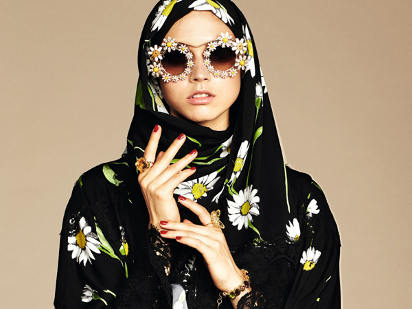 Rumah Mode Italia Dolce & Gabbana Luncurkan Koleksi Hijab Perdananya