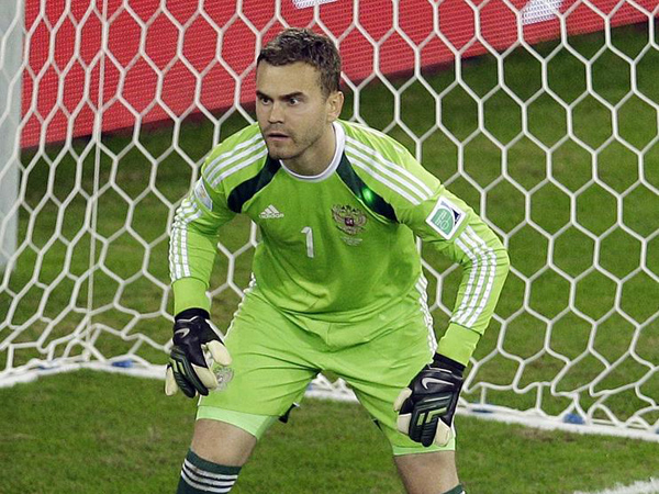 Rambut Kiper Terbakar, Pertandingan Montenegro Lawan Rusia Tertunda