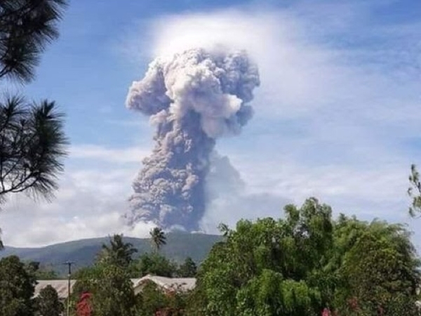 Gunung Soputan di Sulawesi Utara Meletus, Seberapa Jauh dengan Jarak dari Palu?