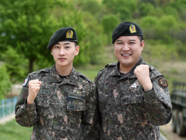 Hibur Rekan Sesama Tentara, Eunhyuk dan Shindong Super Junior Gelar Konser Mini