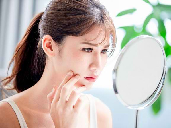 Jangan Khawatir, Ini Deretan Step Skincare untuk Mengatasi Wajah Beruntusan