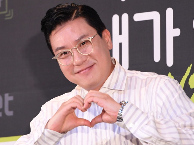 Setelah 20 Tahun Cerai, Lee Sang Min Resmi Daftarkan Pernikahan dengan Pasangan Non-Seleb