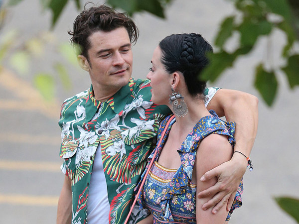 Tepis Kabar Putus, Katy Perry Telah Dilamar Orlando Bloom dengan Cincin Berlian?