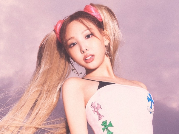 Nayeon TWICE Catat Rekor Baru di Billboard 200 dengan 'NA'