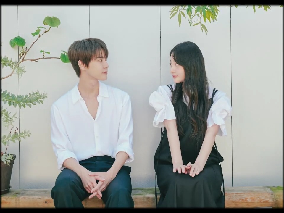 Doyoung NCT Kencan Romantis dengan Kim Min Ha di MV 'Fallin'