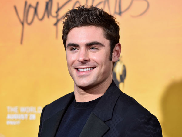 Putus Cinta, Zac Efron Cari Jodoh Lewat Aplikasi Kencan Online