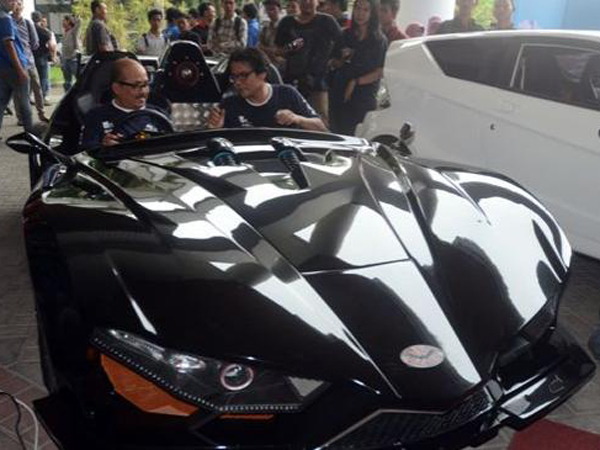 Keren, Mobil Sport Buatan Mahasiswa ITS Ini Terinspirasi Dari Mobil Batman!