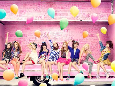 Tetap Lanjutkan Flashmob Saat Hujan Deras, SNSD Tuai Pujian dari Fans!