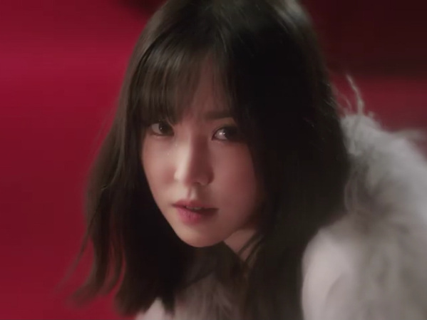 Review MV 'Play', Debut Solo Yuju yang Lebih Dewasa
