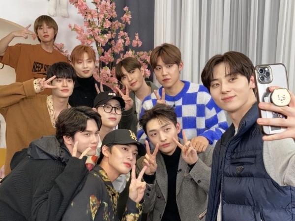 Wanna One Tunda Syuting untuk MAMA 2021 Setelah Staf Positif COVID-19