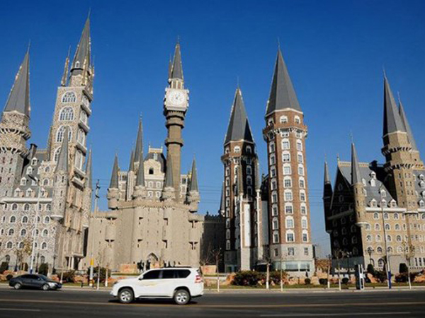Wah, Tiongkok Baru Saja Buka Sekolah Hogwarts Sungguhan?
