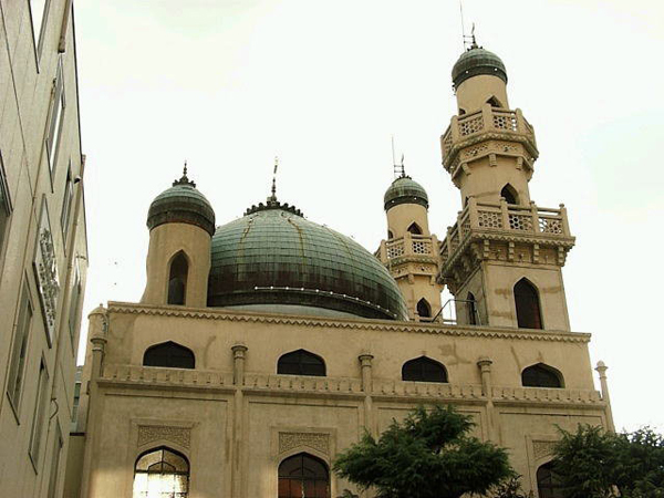 Masjid Ini Tidak Hancur Meski Diserang Bom dan Gempa Bumi!