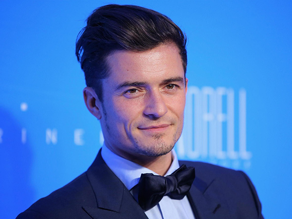 Buat Tato Nama Anak Pakai Sandi Morse, Orlando Bloom Salah Eja