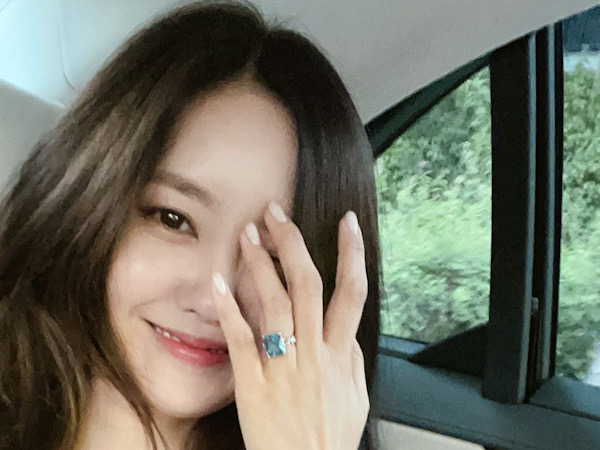 Hyomin T-ara Pamer Cincin Diduga Akan Menikah