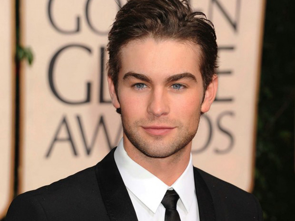 Akui Putus dari Rachelle Goulding, Chace Crawford Kini Single!