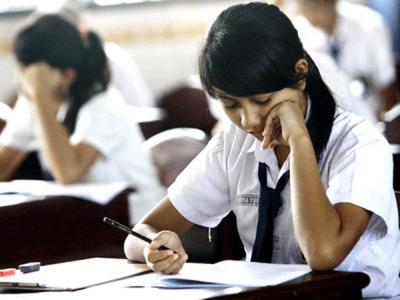 Sekolah Ini Siapkan Seekor Ayam untuk Nilai UN Terbaik!