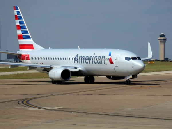 Pesawat American Airlines Lakukan Pendaratan Mendadak Karena Ada Penumpang Yang Merokok