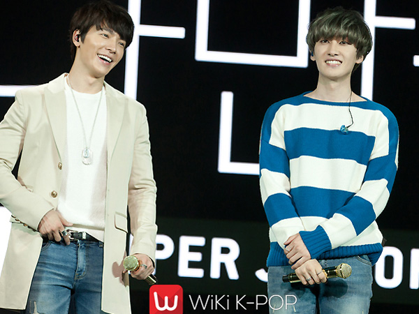 Eunhyuk dan Donghae Tampil dengan 'Couple Mic' Seharga 129 Juta Rupiah!