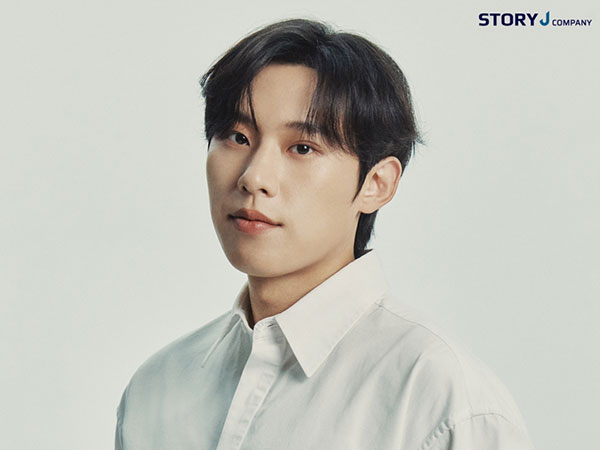 Akui Ceroboh, Kim Sung Cheol Minta Maaf Ikut Voting Postingan Kontroversial