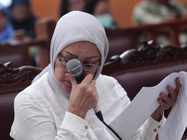 Tangis Ratna Sarumpaet Bacakan Pledoi Sebut Dirinya Dicap Ratu Pembohong