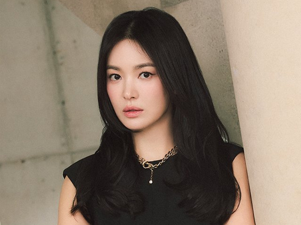 Song Hye Kyo Pertimbangkan Bintangi Drama Baru Penulis 'That Winter, The Wind Blows'