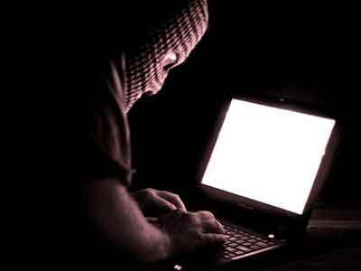 Hacker Marah, Internet Dunia Melambat