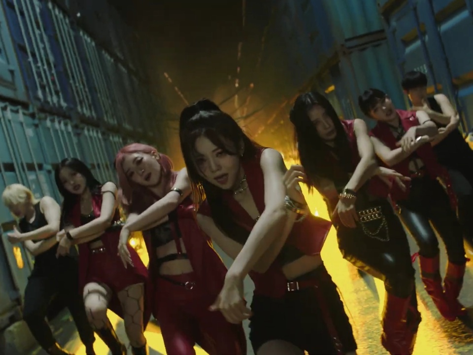 CRAXY Tampil Garang di MV Undercover