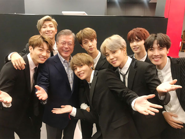 Bareng Presiden Moon Jae In, BTS Masuk Polling 'Person of the Year' Versi TIME