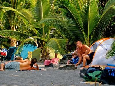 Berikut Tips Saat Camping di Pantai