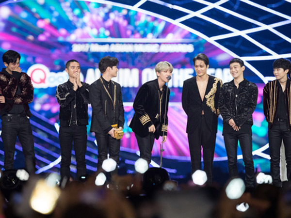 EXO Pecahkan Rekor 5 Kali Berturut Menang 'Album of the Year' di #2017MAMA Hong Kong!