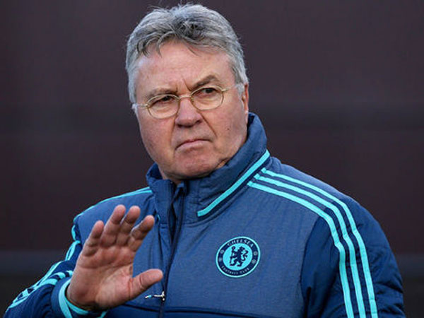 Chelsea Kalah dari Sunderland, Ini Tanggapan Guus Hiddink