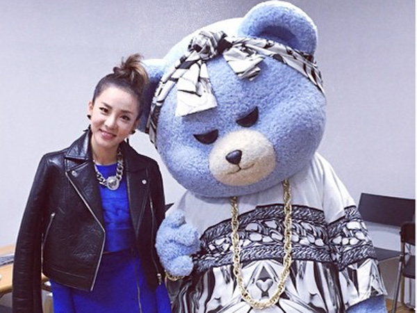 Wah, Beruang Maskot YG Entertainment Duduk di Barisan Depan Seoul Fashion Week!