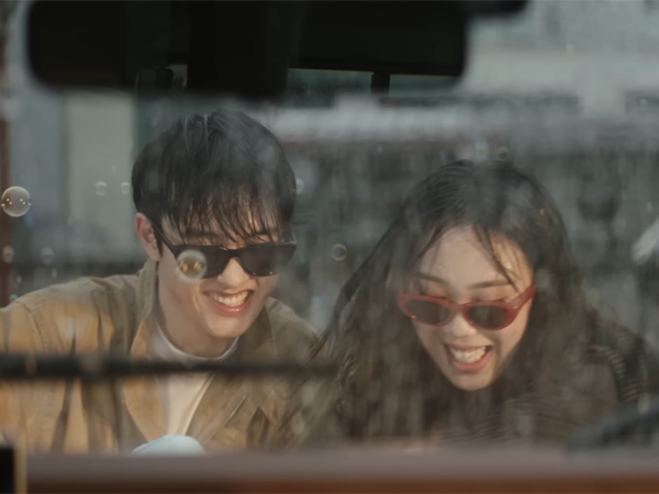 Lee Young Ji 'Small girl (Feat. Doh Kyung Soo)' Mencapai No. 1 di Melon Top 100