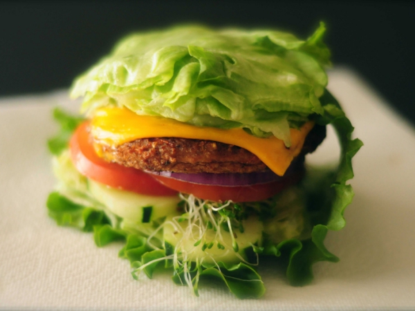 Intip Resep Sehat Burger Selada Yuk!